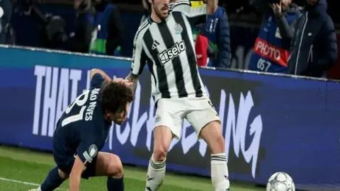 姆巴佩恋情曝光，瓜迪奥拉知情，专家解读回巴黎动态